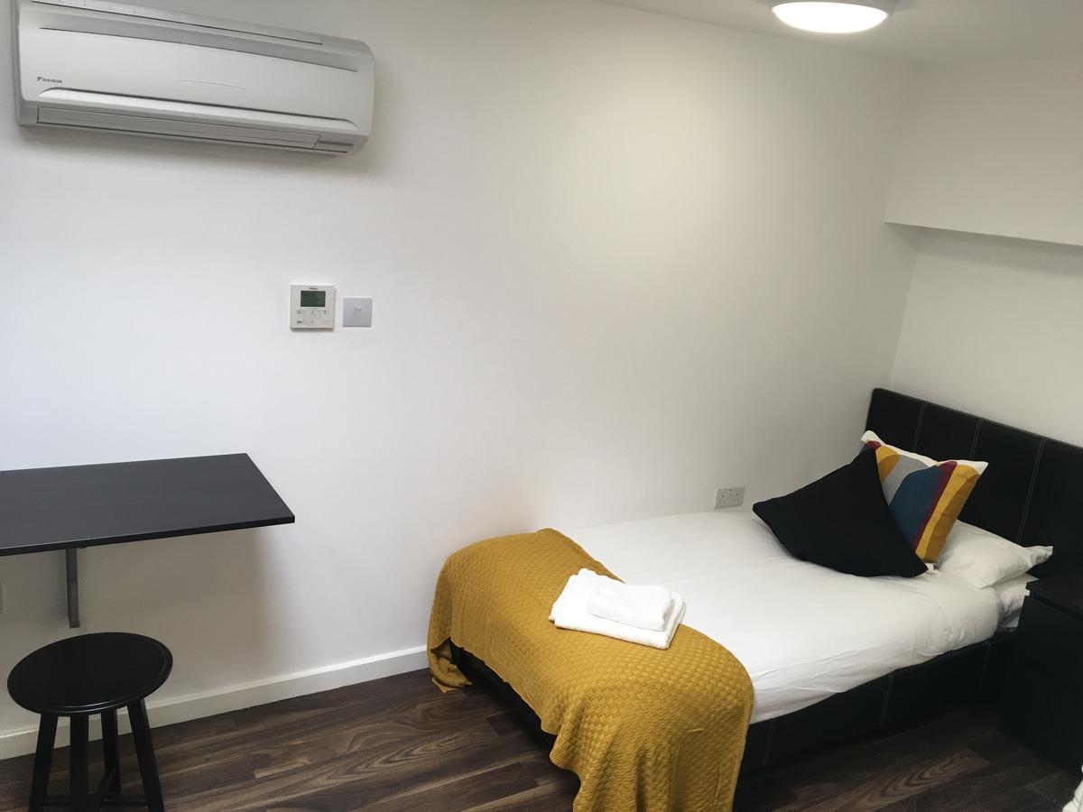 W12 Studios & Rooms Лондон Екстериор снимка